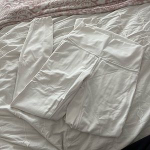 Lululemon white Wunder trains